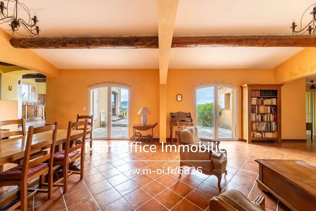 Référence : 6826-SJO - Maison familiale en impasse à Cadenet (84160) SOUS-OFFRE:  VUE DOMINANTE ET DEGAGEE -3 chambres - garage- - photo 16