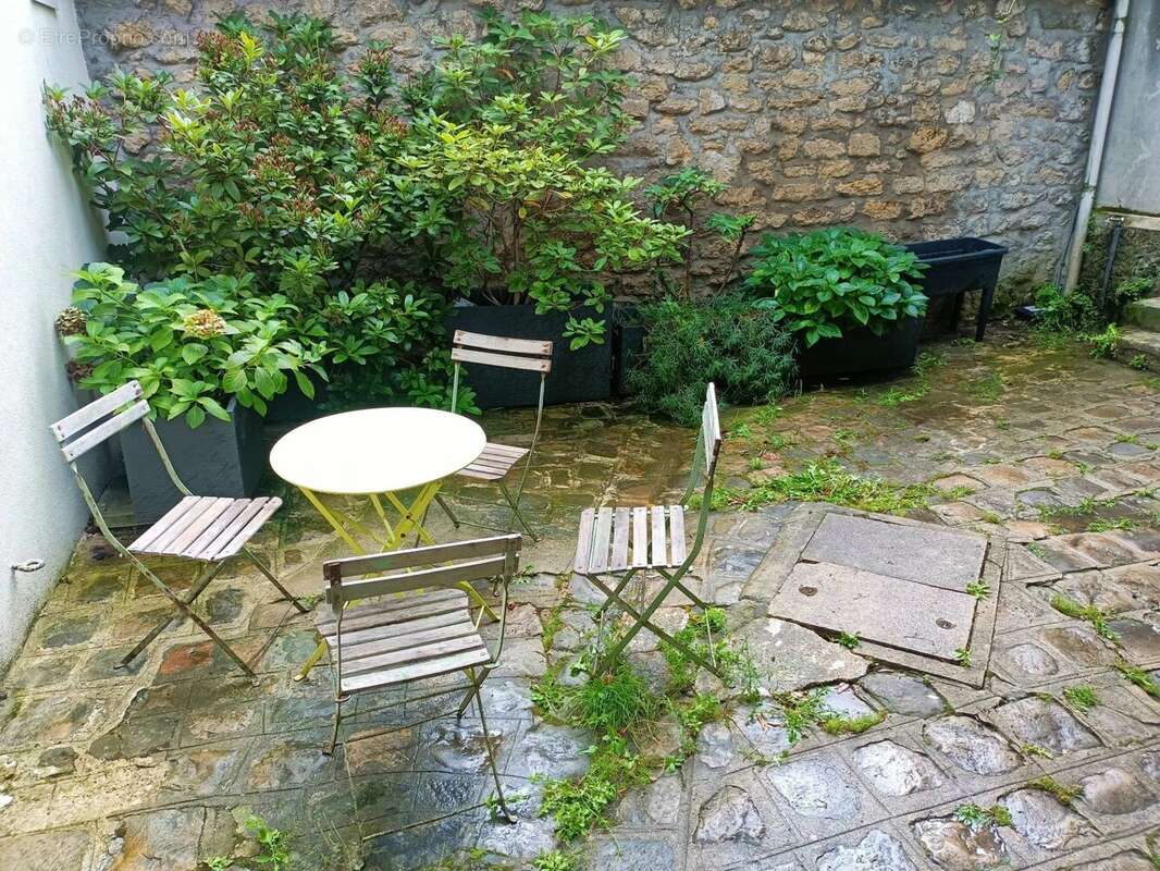 Appartement à CHARENTON-LE-PONT