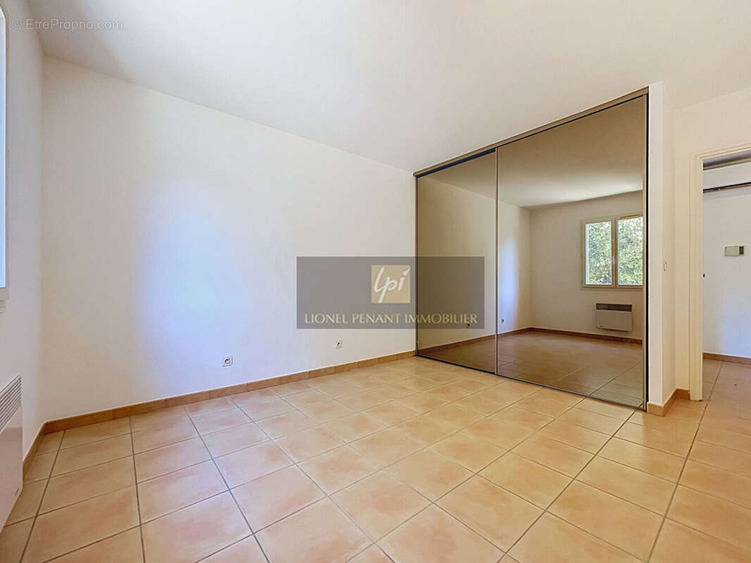 Mazan villa t7 160m² environ avec piscine garage terrasses sur un terrain de 3650m² - photo 15