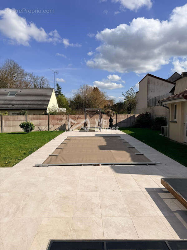 Maison à CLAYE-SOUILLY