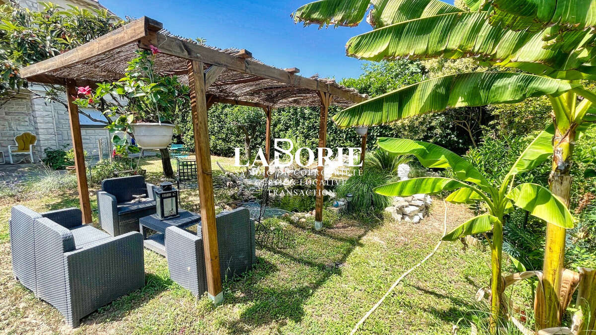Maison 158 m² à Roquemaure  - photo 2