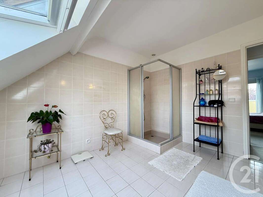 Maison à VULAINES-SUR-SEINE