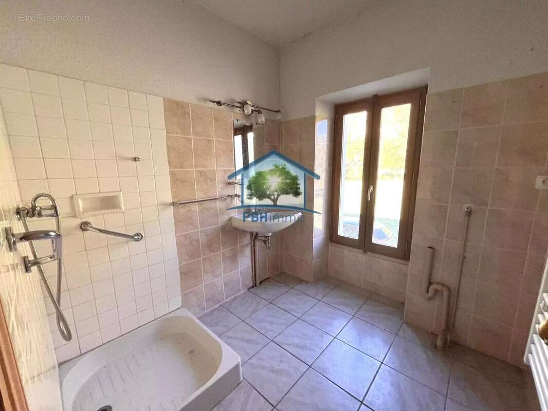 Maison à ASPRES-SUR-BUECH