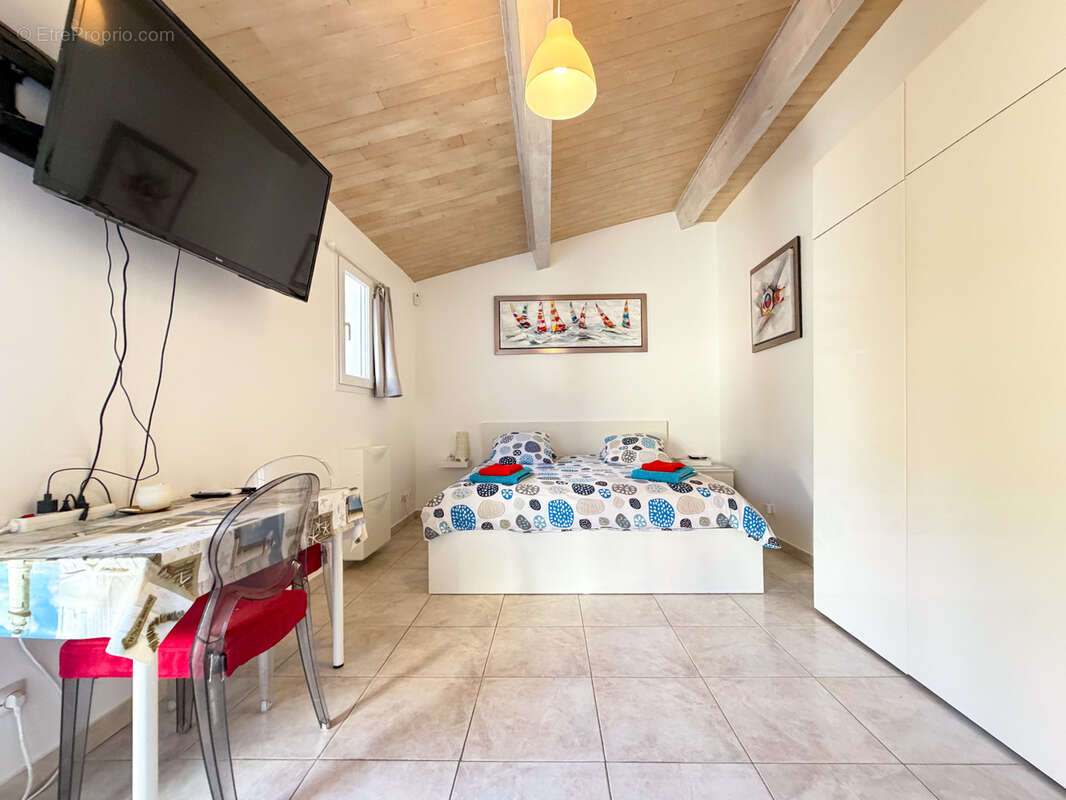 Maison à BORMES-LES-MIMOSAS