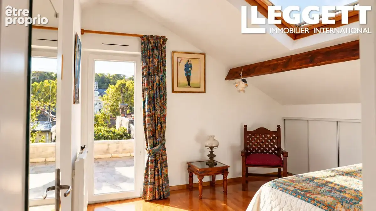 Maison avec appartement indépendant, jardin et terrasses, proche des commerces, écoles et espaces verts - photo 8