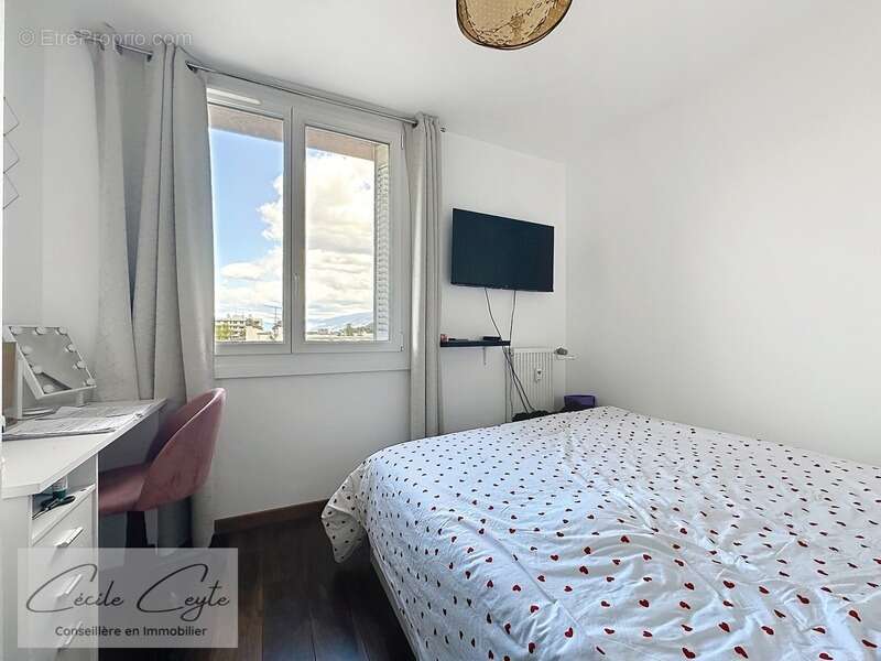 Appartement à SAINT-MARTIN-D'HERES