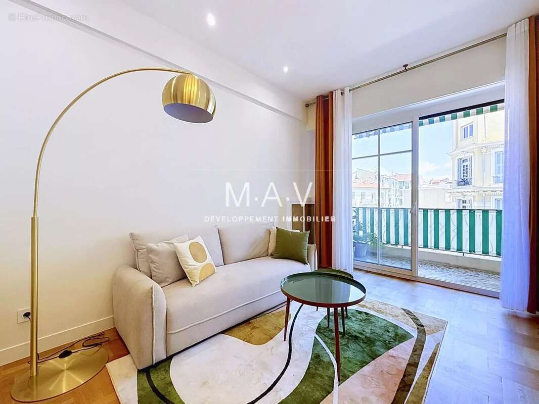 Coeur nice/fleurs gambetta appartement 3 pièces luxueusement rénové terrasse au calme - photo 2