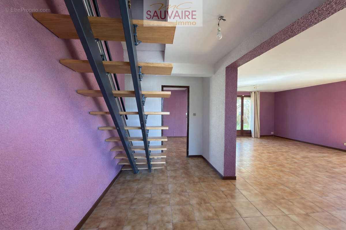 Maison à SAINT-LAURENT-DE-LA-SALANQUE