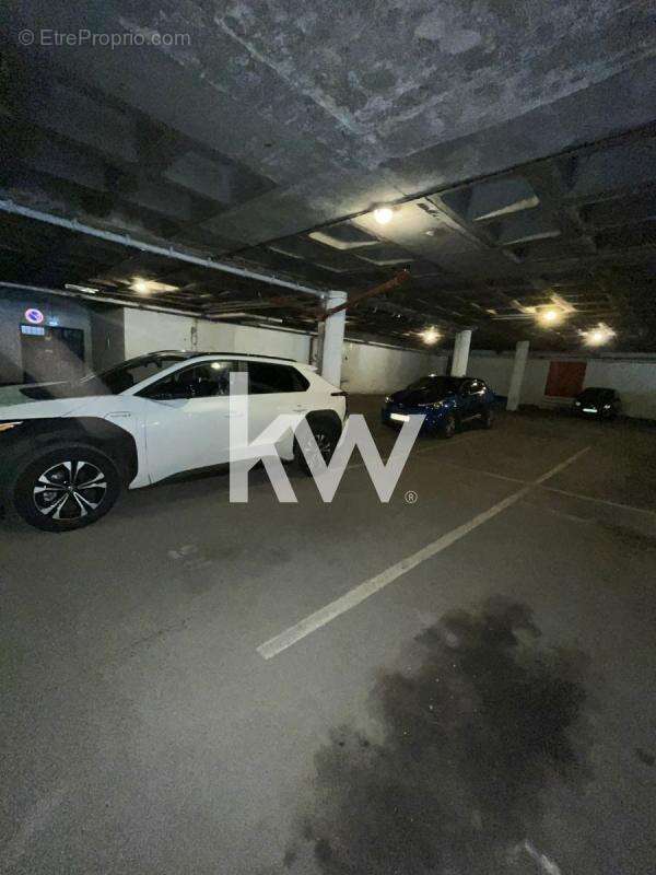 Parking à SAINT-CYR-L'ECOLE