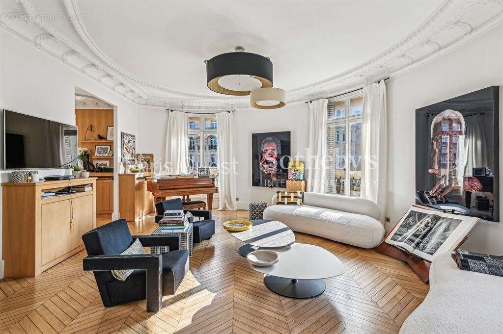 Appartement à PARIS-17E