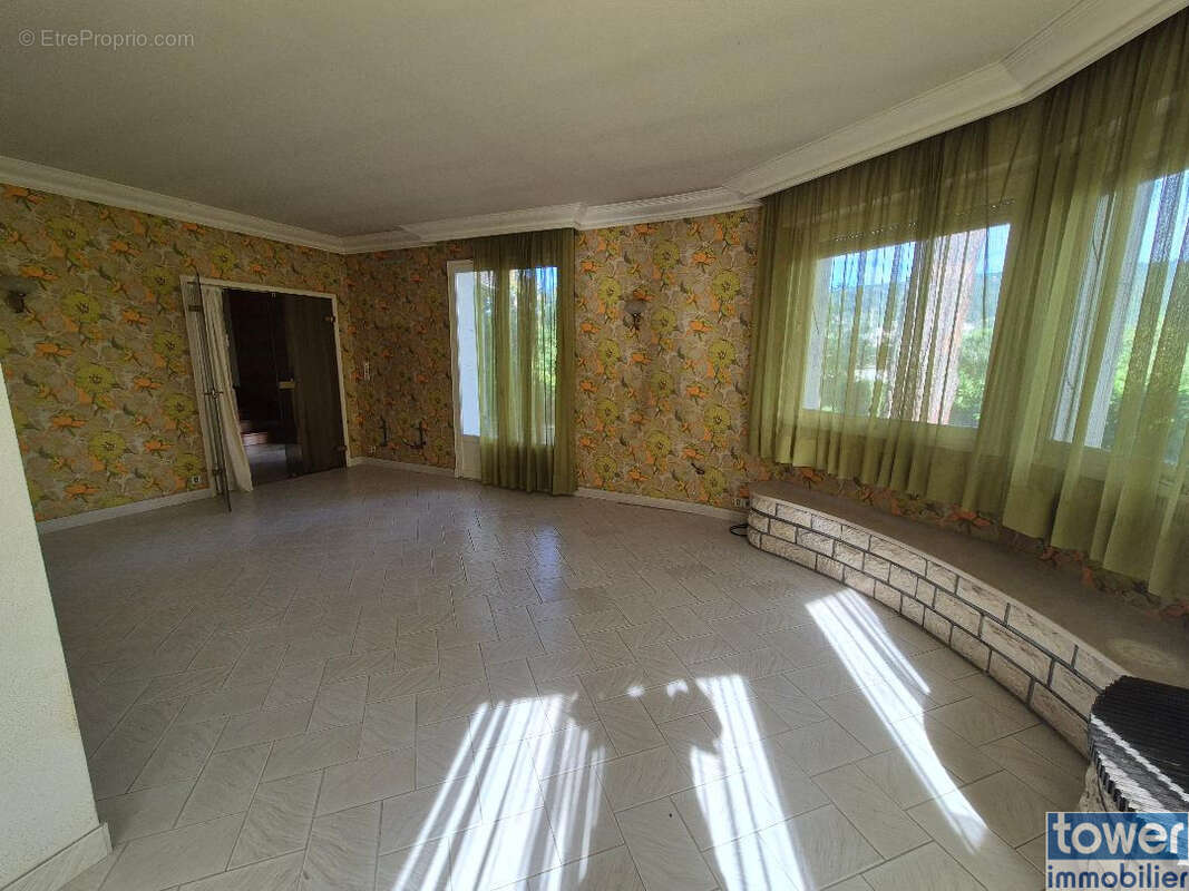 Maison à VILLEFRANCHE-DE-ROUERGUE