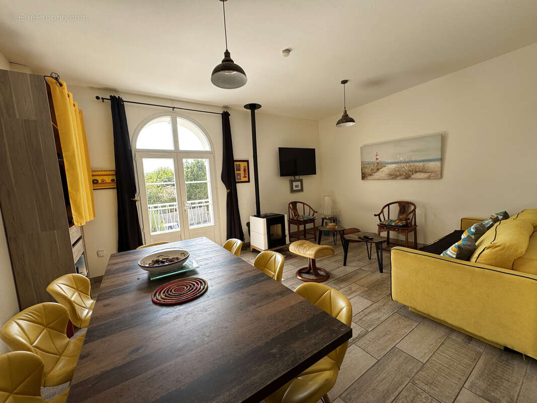 Appartement 100 m2 environ à Meschers/Gironde - photo 2