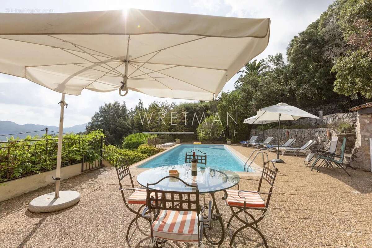 Maison à TOURRETTES-SUR-LOUP