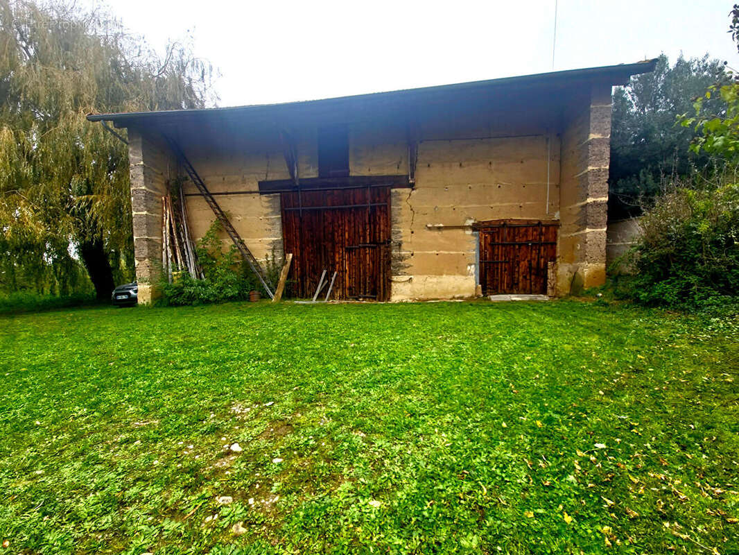 Autre à EYZIN-PINET