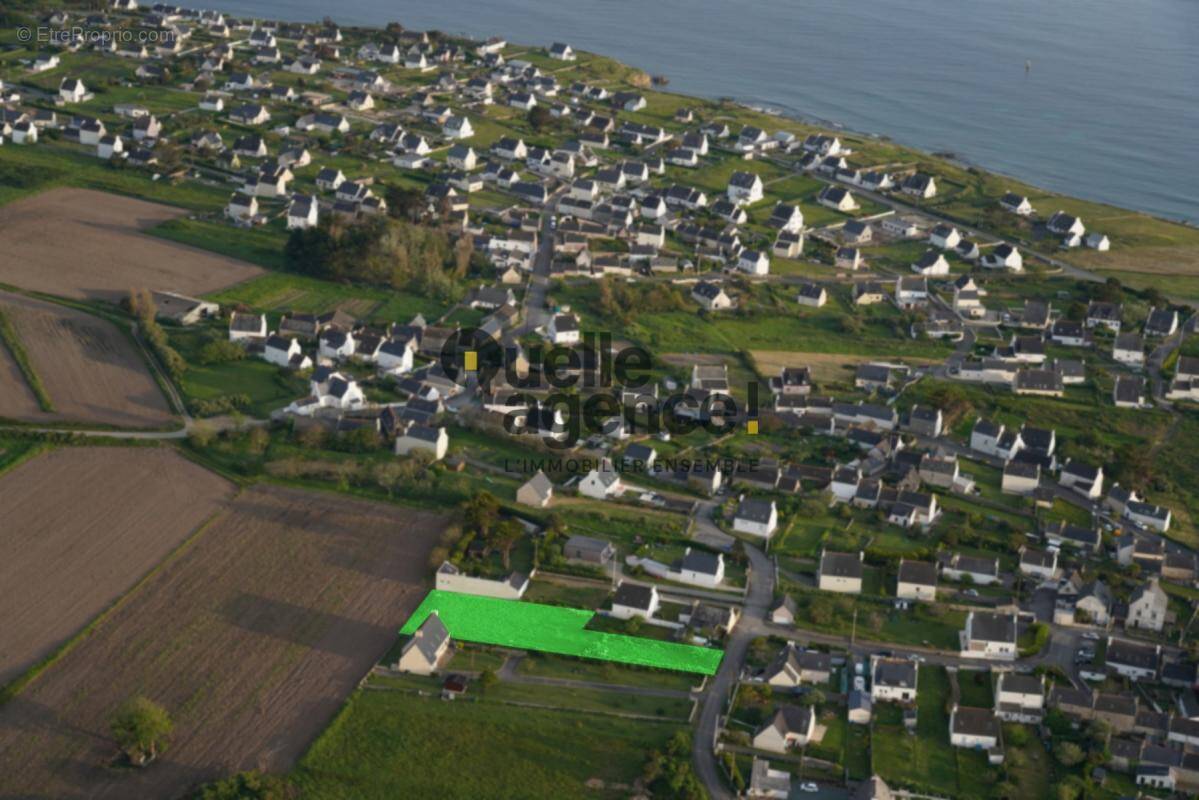 Terrain à PLOUHINEC