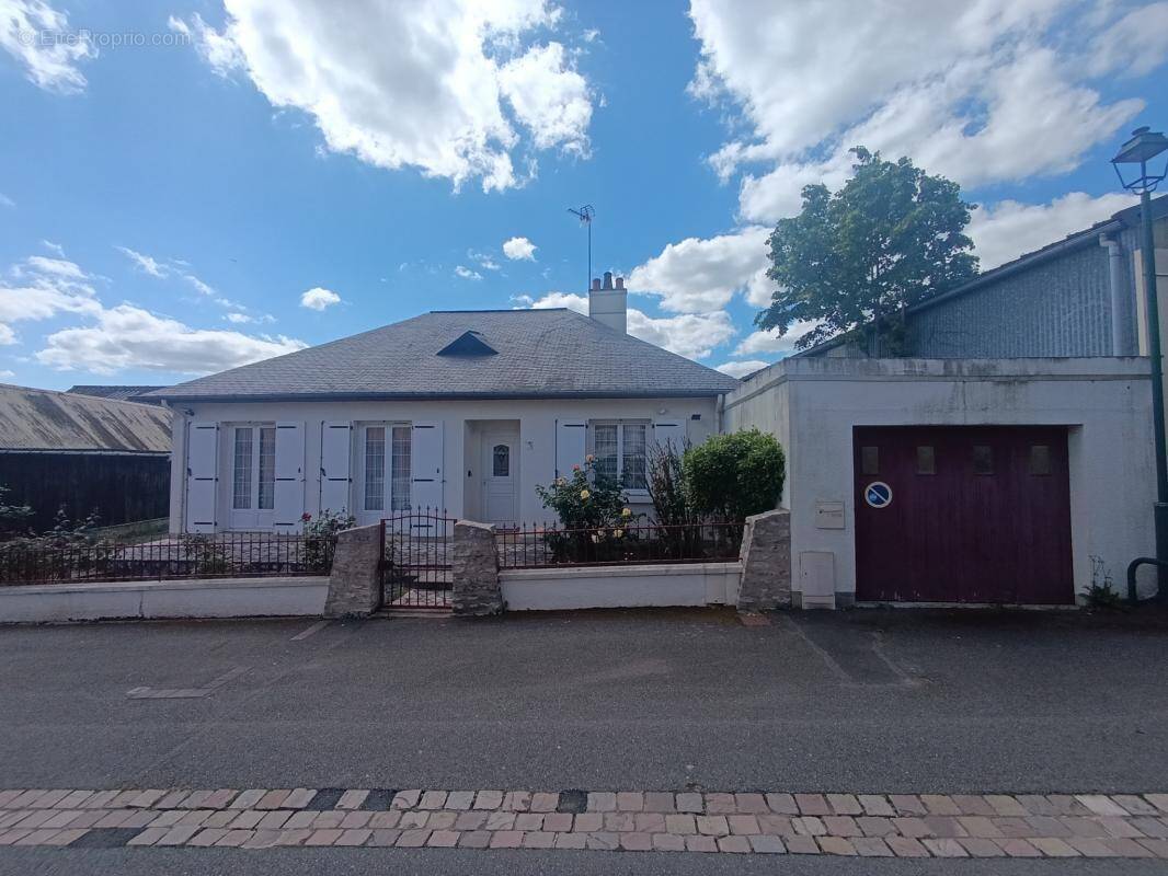 Maison à LOUE