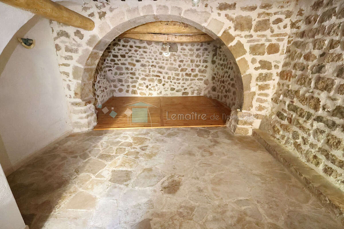 Maison Fayence 7 pièce(s) 180 m² en deux habitations - photo 10