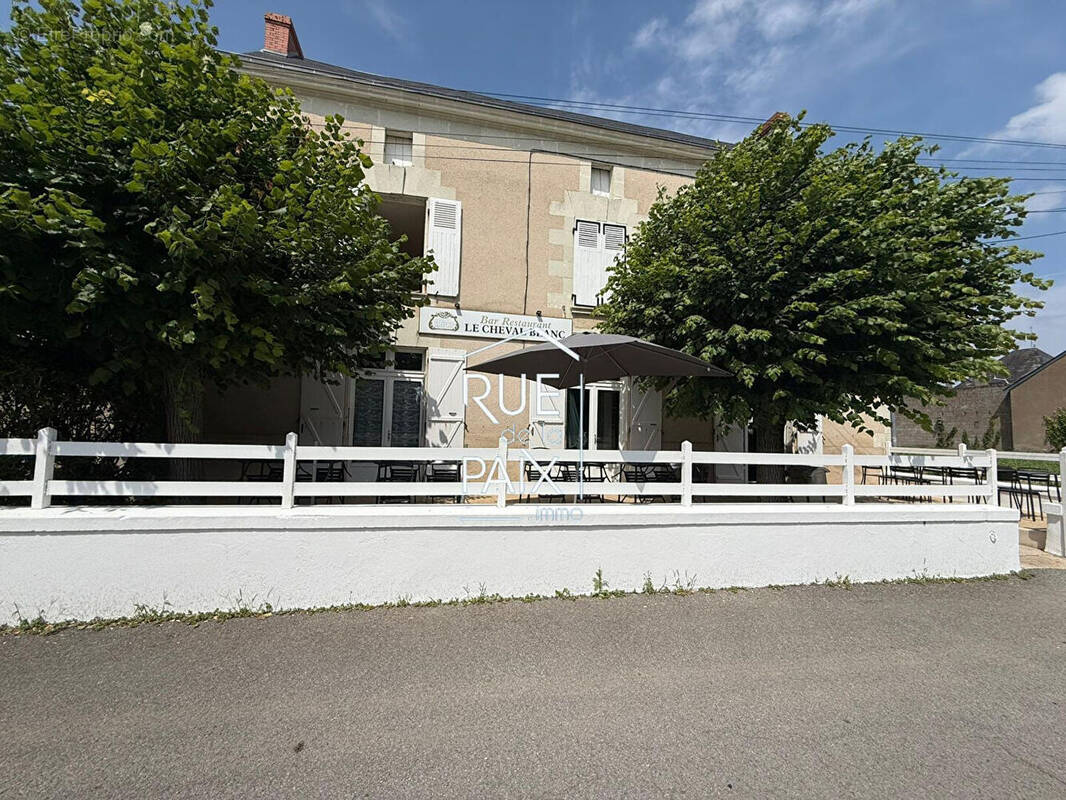 Commerce à MONTS-SUR-GUESNES