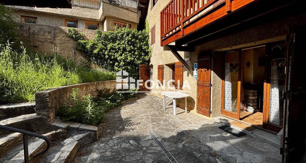 Appartement à SAINT-CHAFFREY