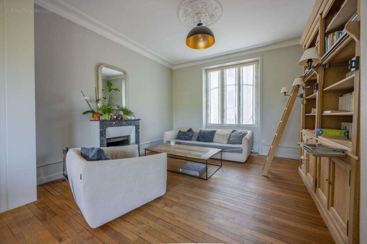 Maison de caractère de 222m2 - photo 3
