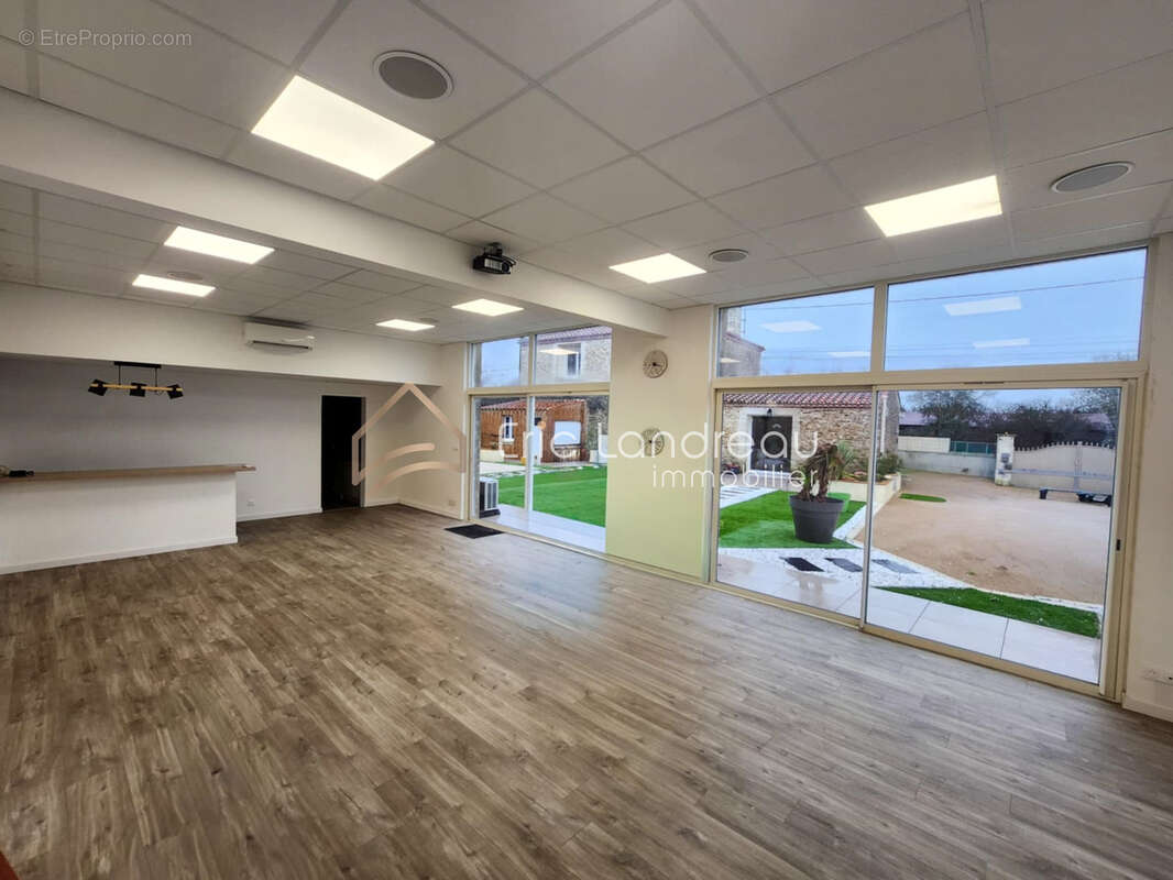 Propriété de caractère en pierre   186 m2 habitables   Parc paysagé de 1 394 m2 - photo 13