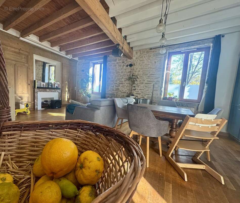 Maison à POLEYMIEUX-AU-MONT-D&#039;OR