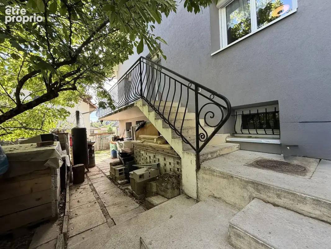 Maison familiale 7 chambres avec terrain   Neuville-sur-Ain - photo 3
