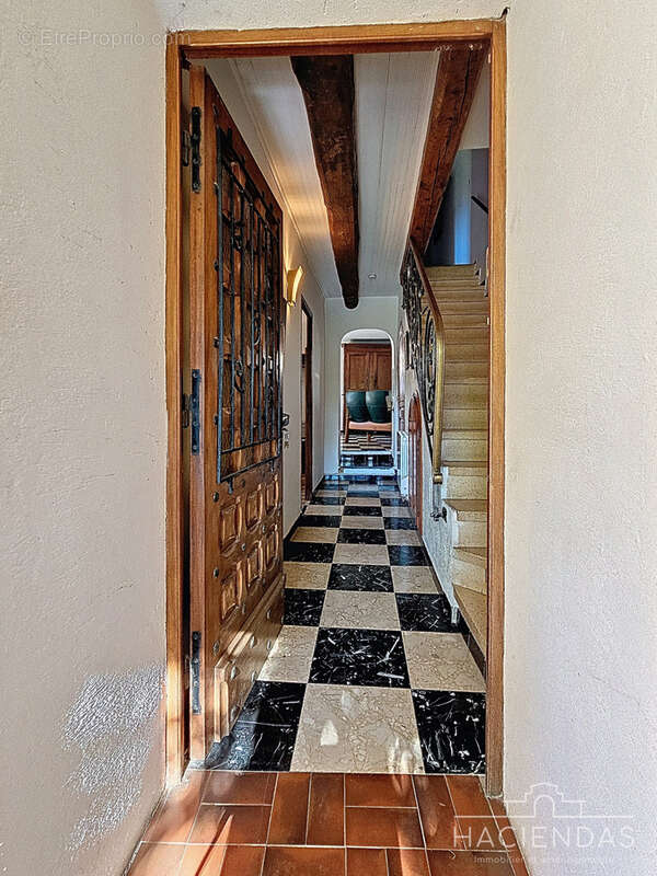 Maison à VENTABREN