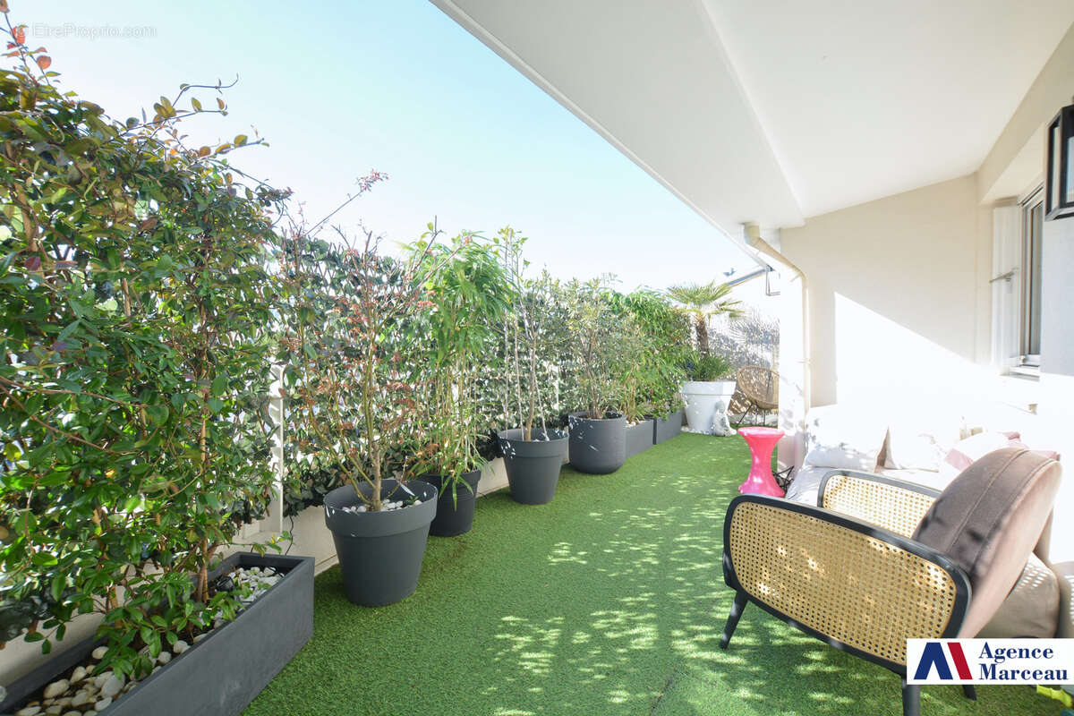 Appartement à COURBEVOIE