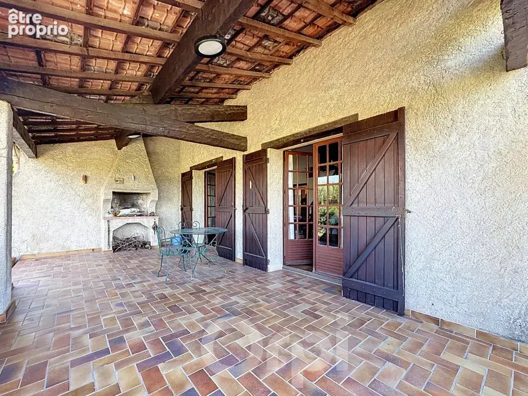 Maison individuelle à fort potentiel sur la commune de Roquebrune Sur Argens dans le Var  – Volume, jardin & projet à façonner ! - photo 13