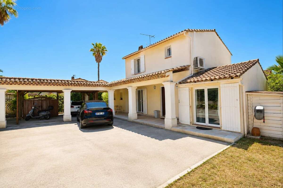 Maison à MOUANS-SARTOUX