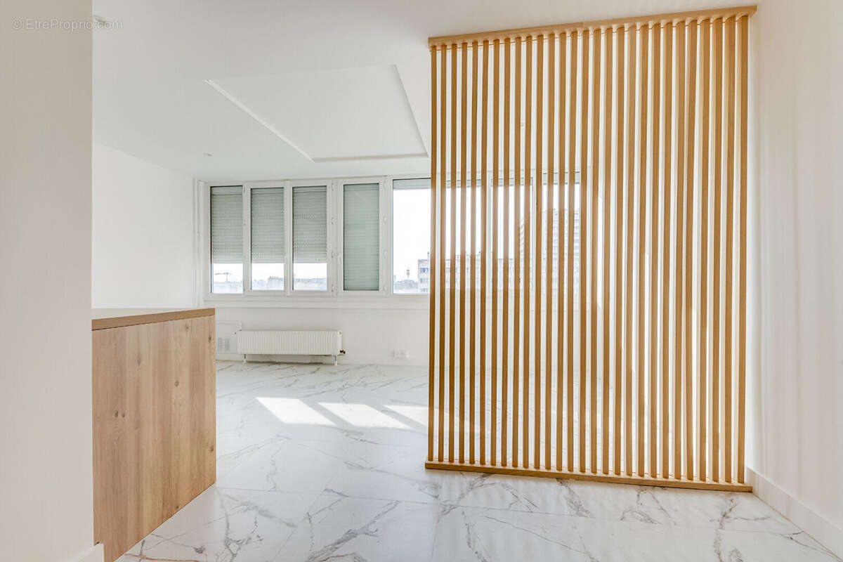 Appartement à PARIS-14E