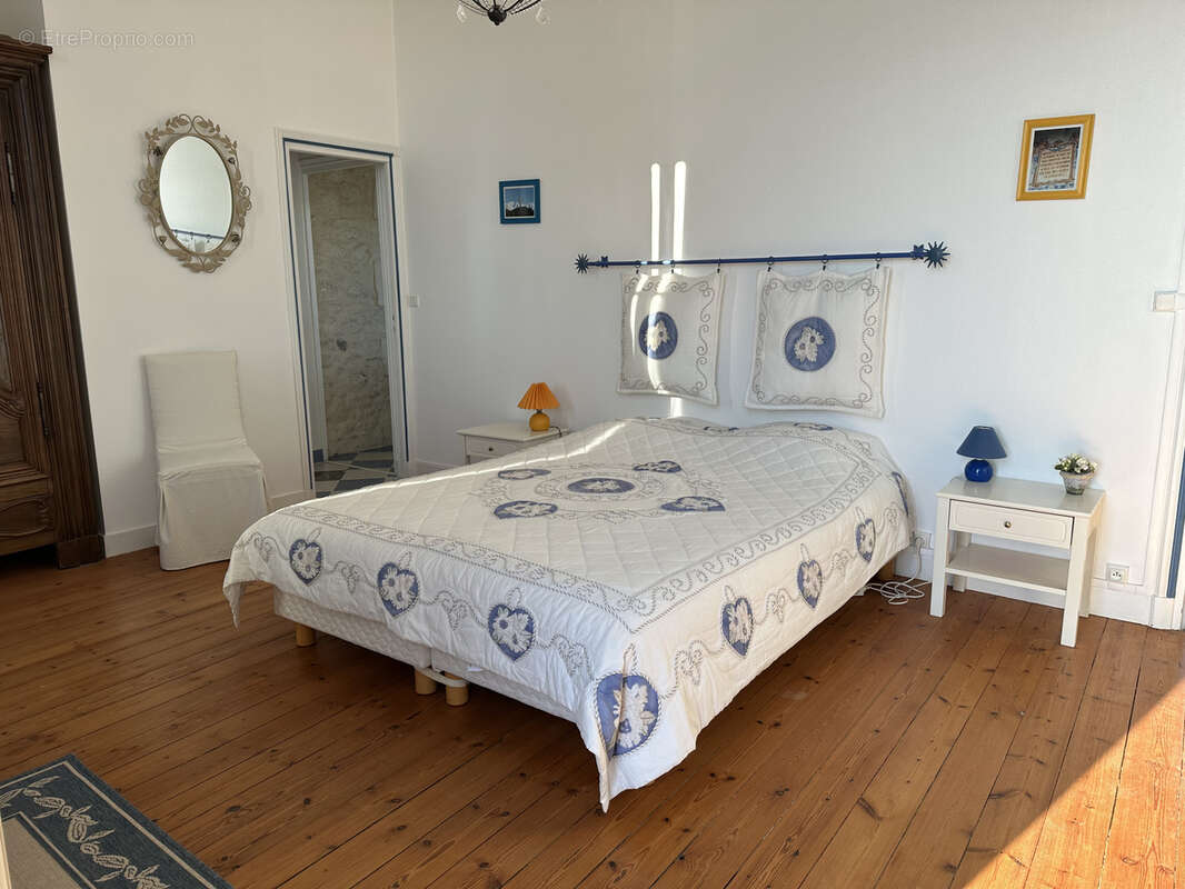 Maison à TONNAY-CHARENTE