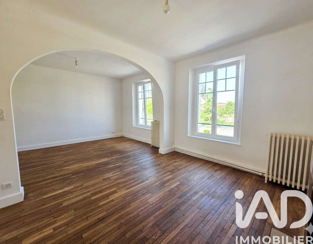 Photo 3 - Appartement à LOUZE