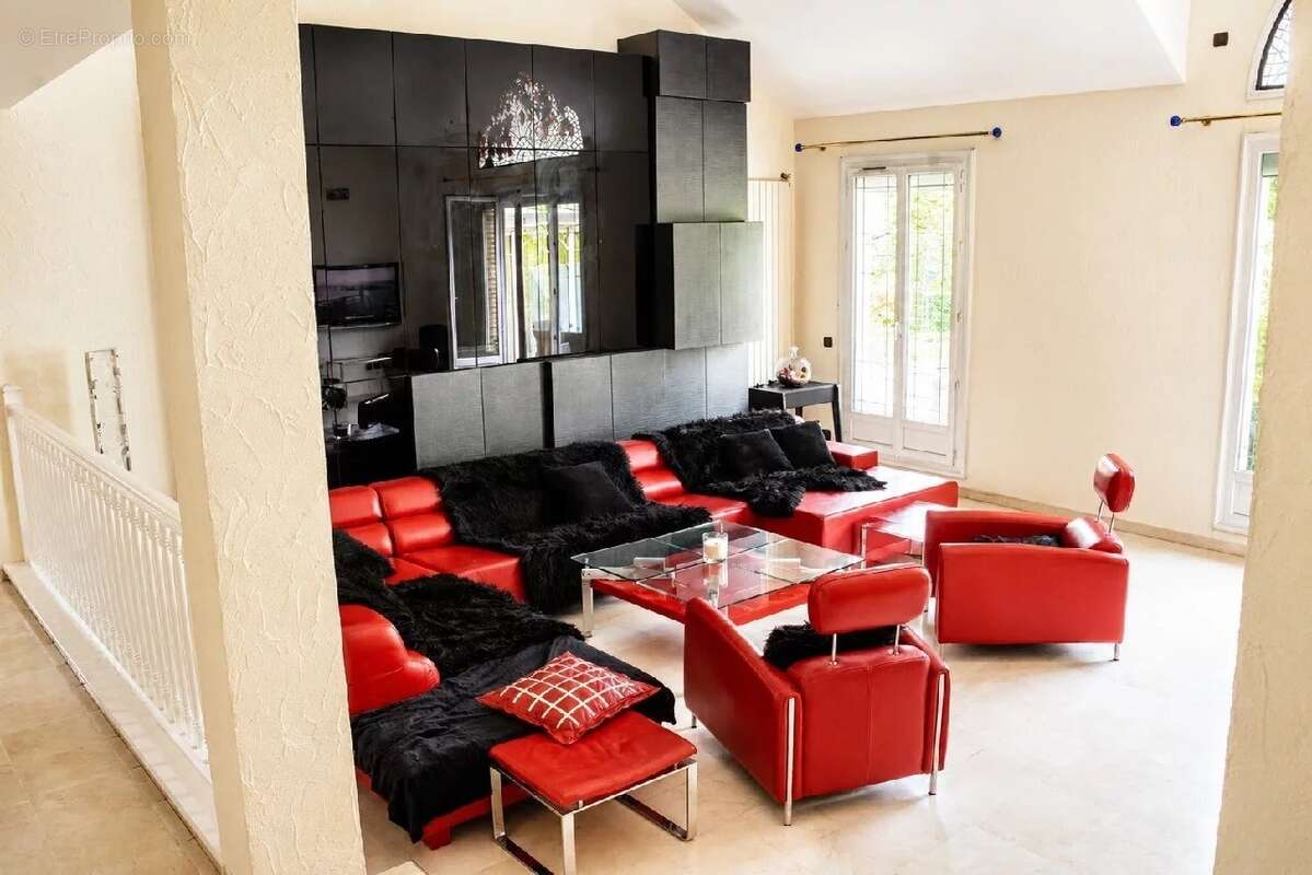 Maison à OZOIR-LA-FERRIERE