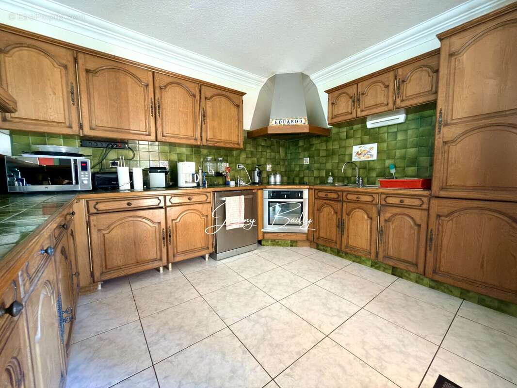 Maison 171 m² à Pia  - photo 31