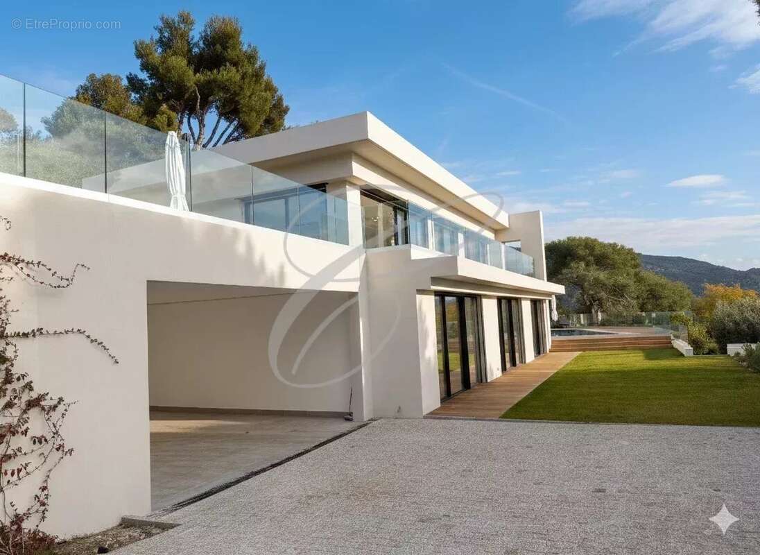 Maison à ROQUEBRUNE-CAP-MARTIN