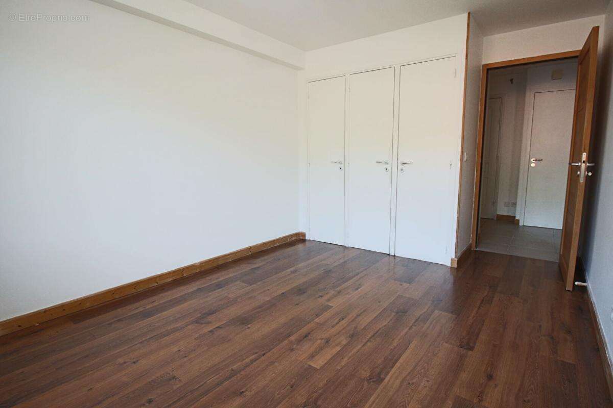 Sallanches, centre ville  appartement t3  ,64 m2 275000 euros - photo 7