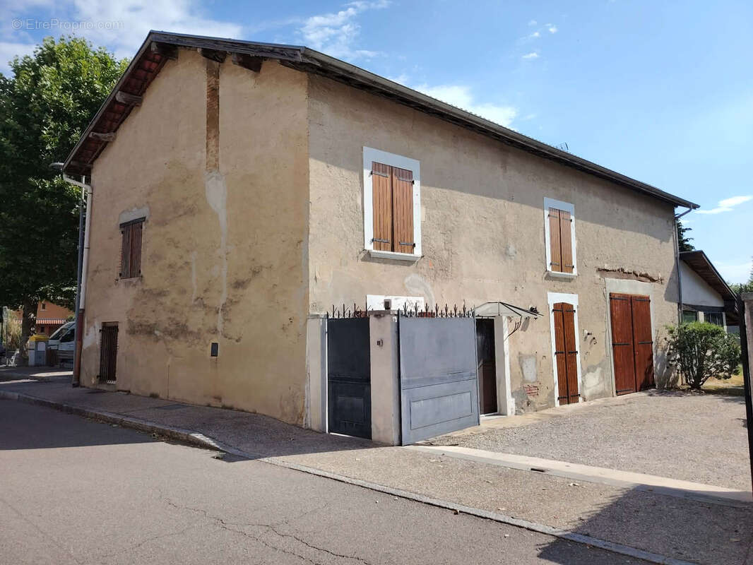 Maison de 104 m2 avec dépendances - photo 2