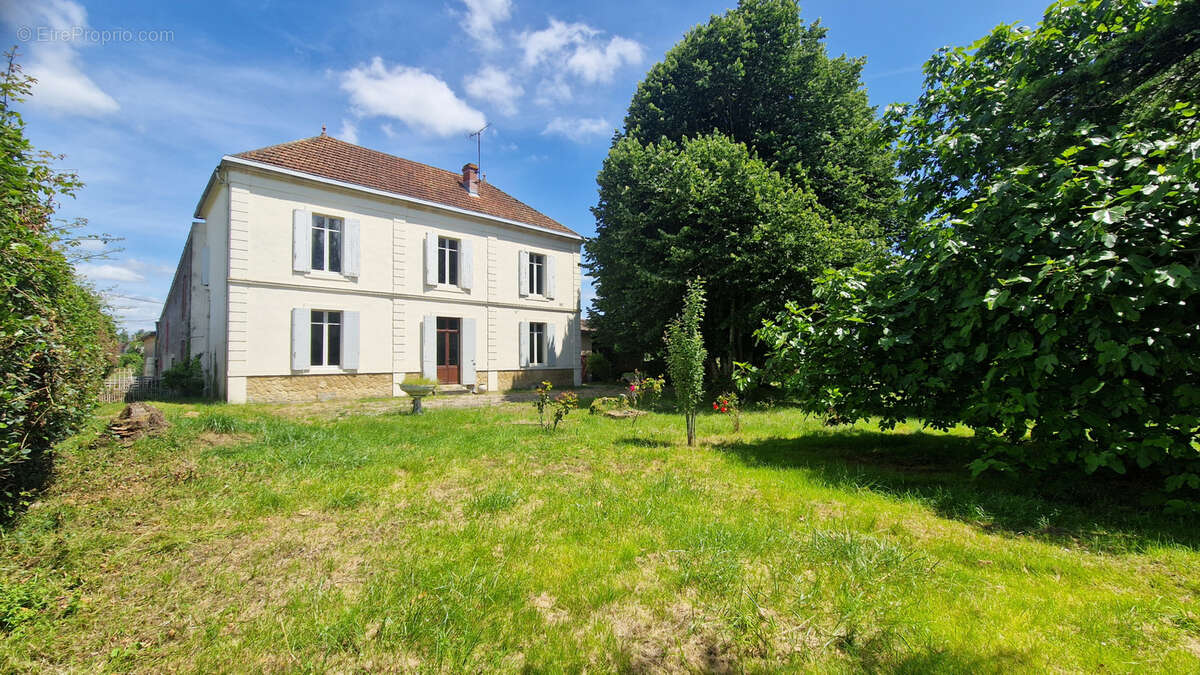 Maison à SAINT-MACAIRE