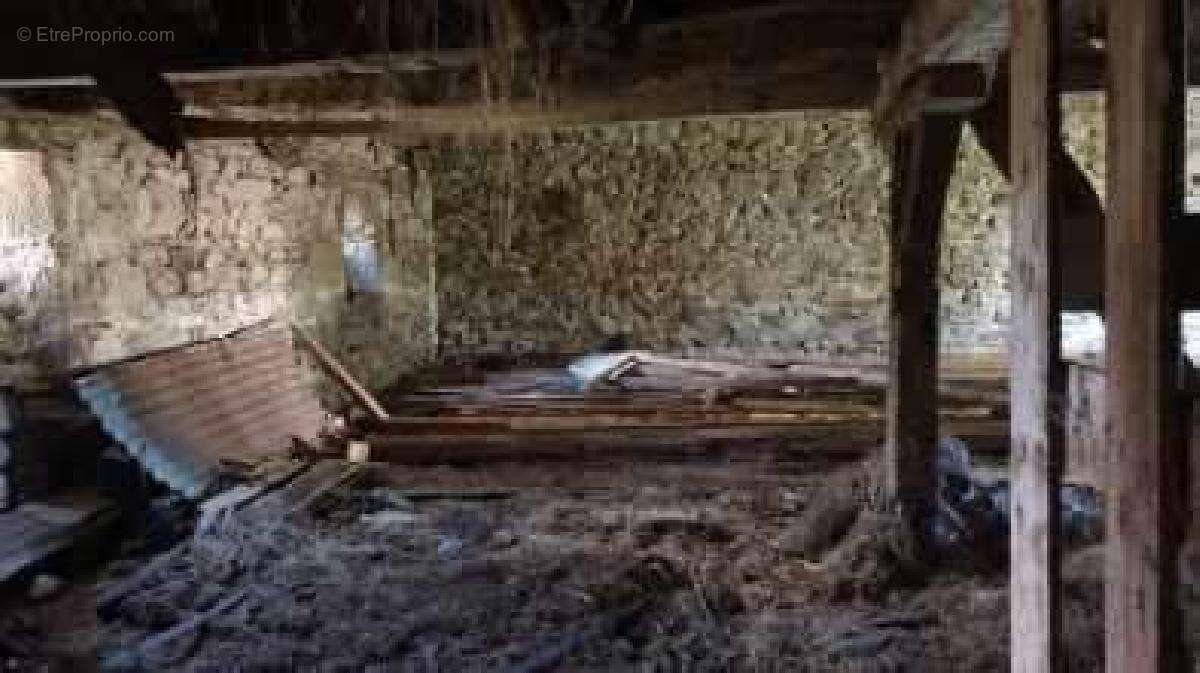 Appartement à PEROLS-SUR-VEZERE