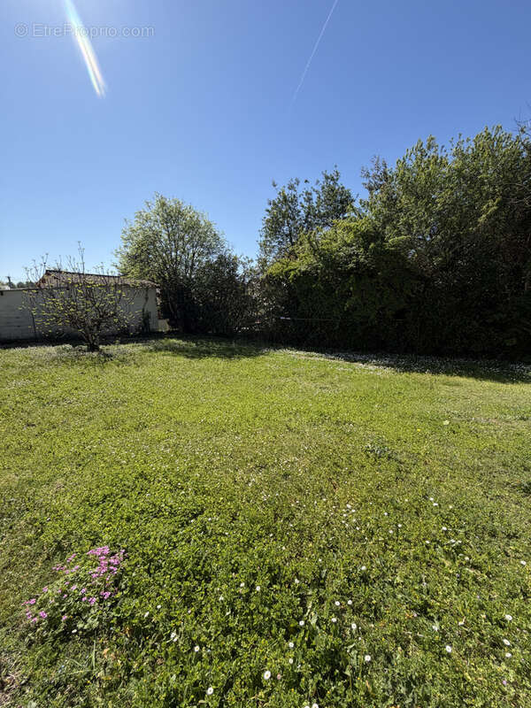 Maison à LA ROCHE-CHALAIS
