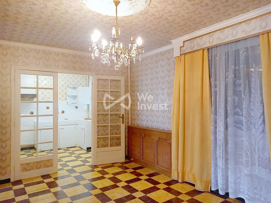 Maison à AVESNES-SUR-HELPE