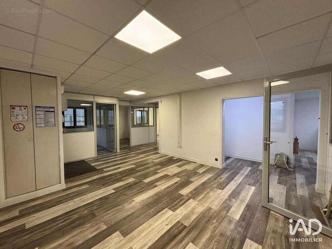 Photo 8 - Commerce à TILLOY-LES-MOFFLAINES