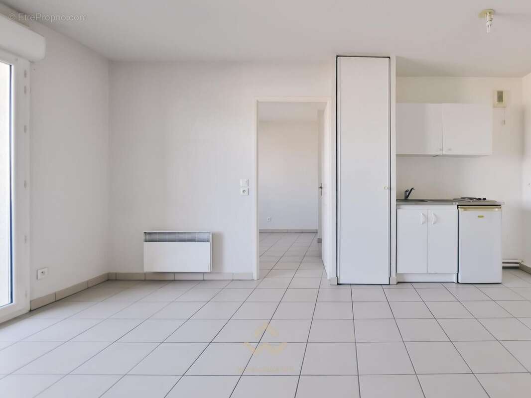 Pièce de vie - Appartement T2 - La Seyne sur Mer 83500 - Appartement à LA SEYNE-SUR-MER