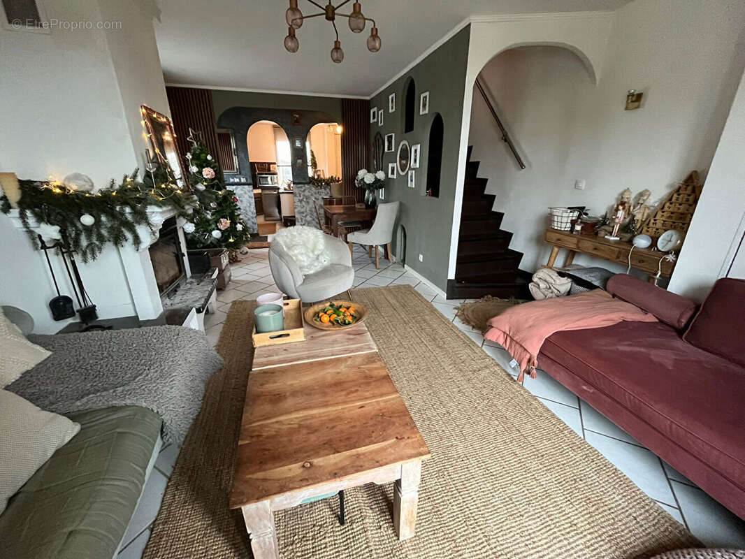 Maison à BOURGUIGNON-SOUS-COUCY