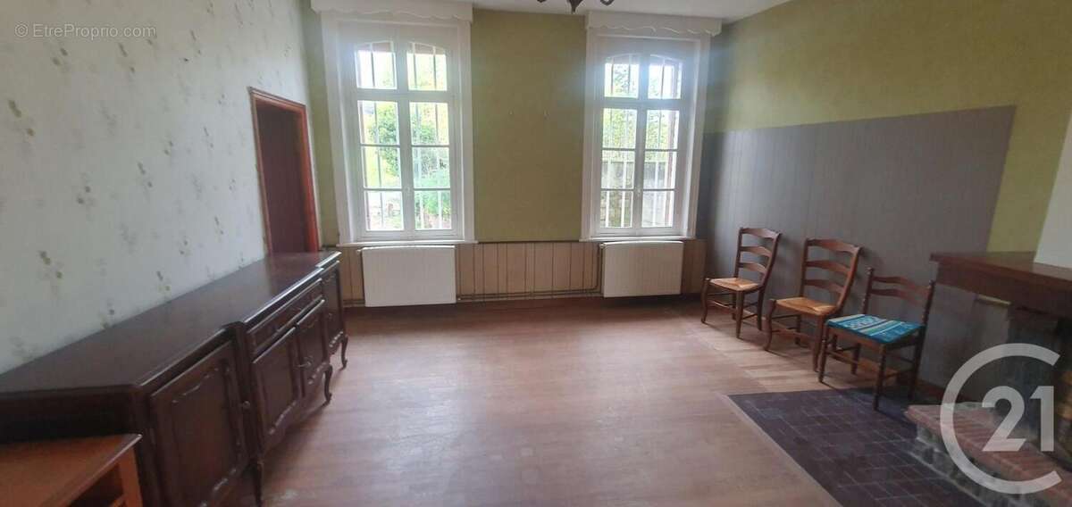 Maison à MAINTENAY