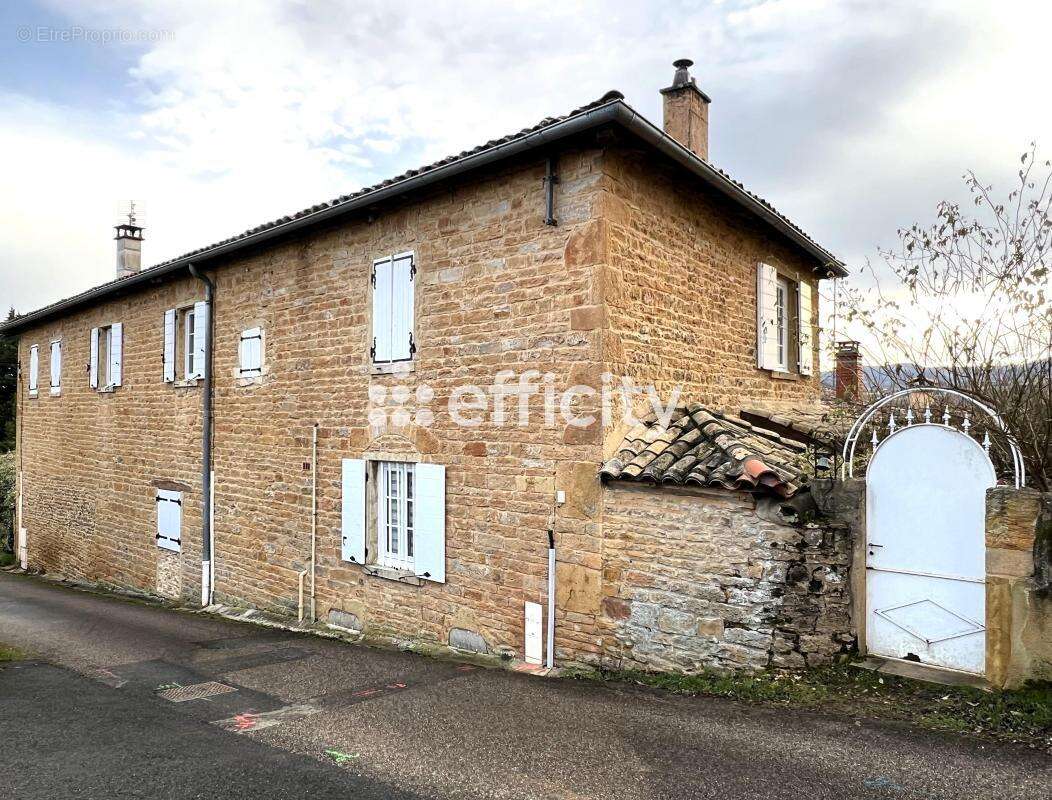Maison à LACENAS