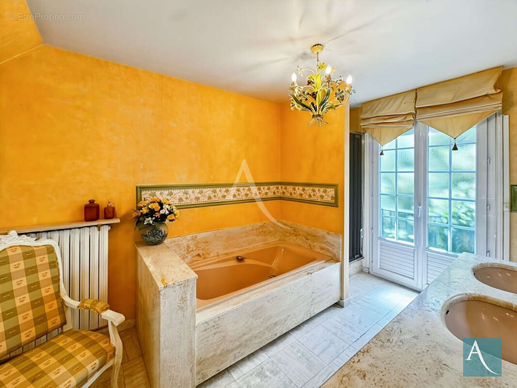 Maison à EGLY