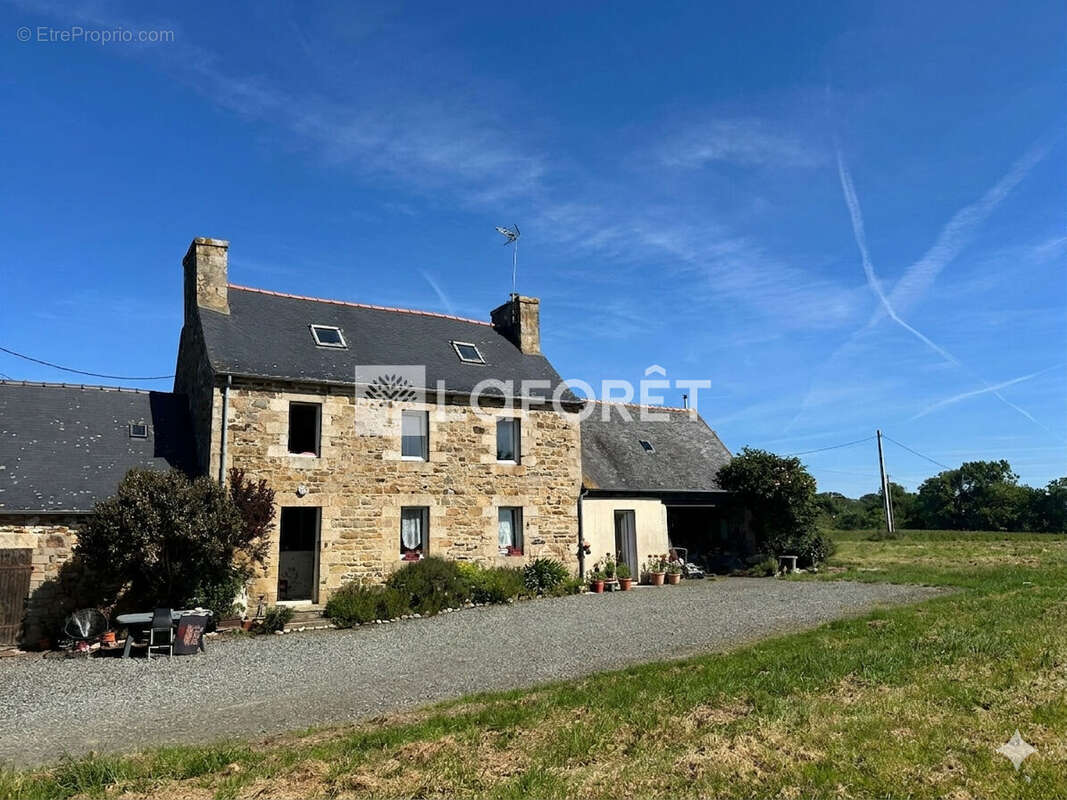 Maison à PENVENAN
